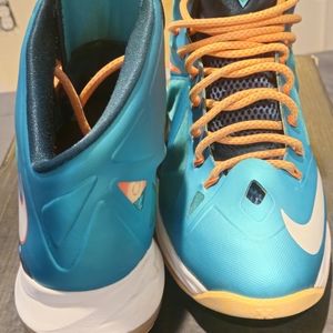 LeBron X shoes
